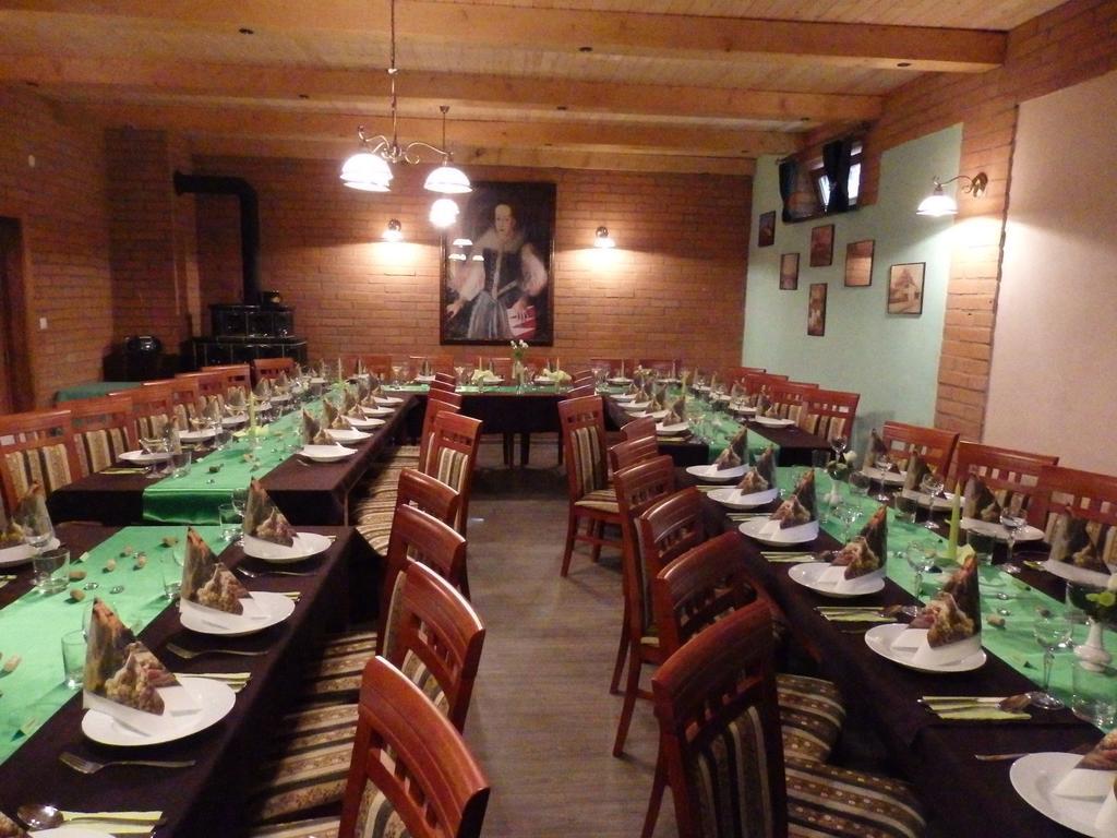 Pivnicka Pod Cachtickym Hradom Otel Čachtice Dış mekan fotoğraf